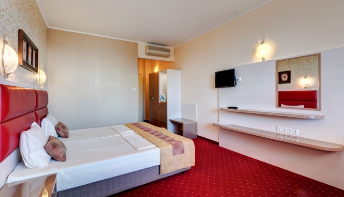 CAPRI_HOTEL_NESSEBAR_BULGARIA_AIR_TOUR_TRAVEL
